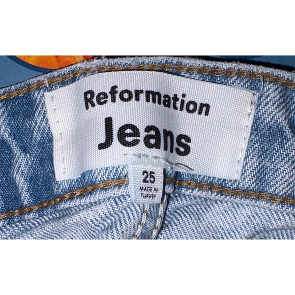 Reformation Kelsey High Rise Loose Jean Shorts (Light Wash — 25) - Picture 5 of 8